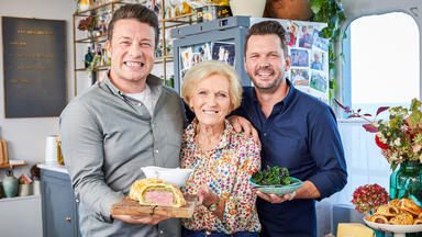 Jamie And Jimmy's Food Fight Club - Beef Wellington Mit Mary Berry