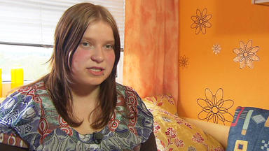 Familien Im Brennpunkt - übergewichtiges Mädchen Wehrt Sich Gegen Vorurteile
