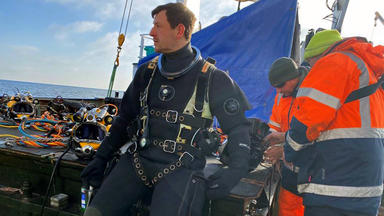 Die Ostseetaucher - Einsatz Unter Wasser - Ein 16 Tonnen Schwerer Messmast Muss Geborgen Werden