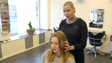 Einfach Hairlich - Die Friseure - Blondexpertin Hatice Eilt Nach Berlin
