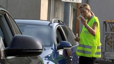 Schneller Als Die Polizei Erlaubt - Langfristig Aus Dem Verkehr Gezogen