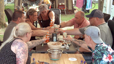 Bella Italia - Camping Auf Deutsch - Bei Der Fingerhuth-clique Wird's Heiß: Grillkurs Auf Dem Marina