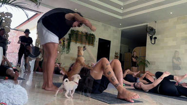 La Familia House Of Reality - Puppy Yoga & Mental Health